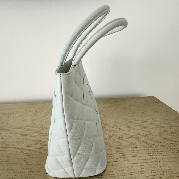 Chanel Medallion tote - Picture 6 of 10